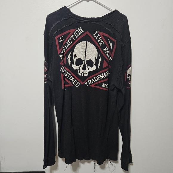 Affliction Black Long Sleeve Tee with Bold Skull Graphic - Picture 1 of 9